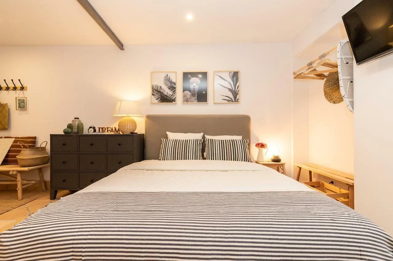 Faro Downtown Studios Apartment